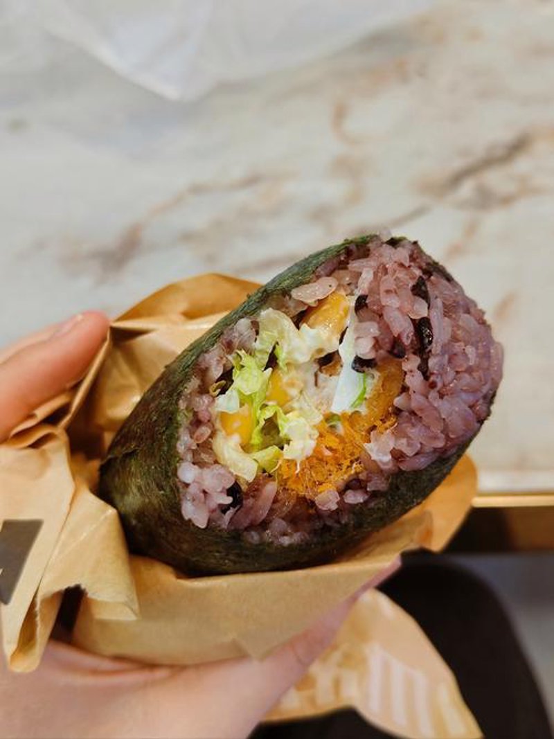 舌尖上的吉首：石锅拌饭的独特风味