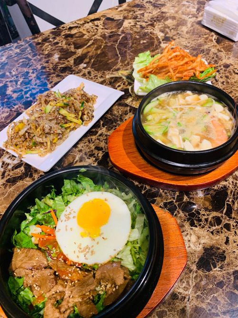 舌尖上的吉首：石锅拌饭的独特风味